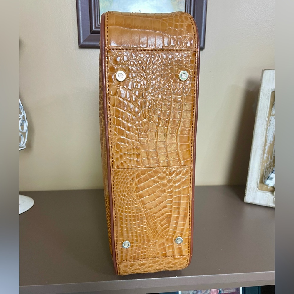 🚨SALE! Concealed Carrie Crocodile Print Leather Purse (NO CALLOUTS) - Picture 9 of 16